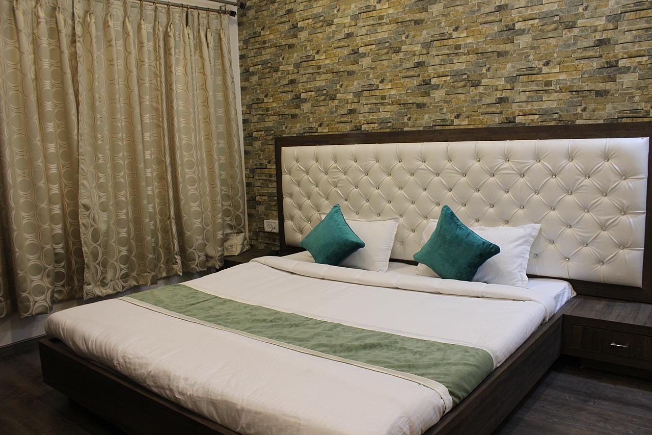 Hotel Ab Palace Jamshedpur Bagian luar foto