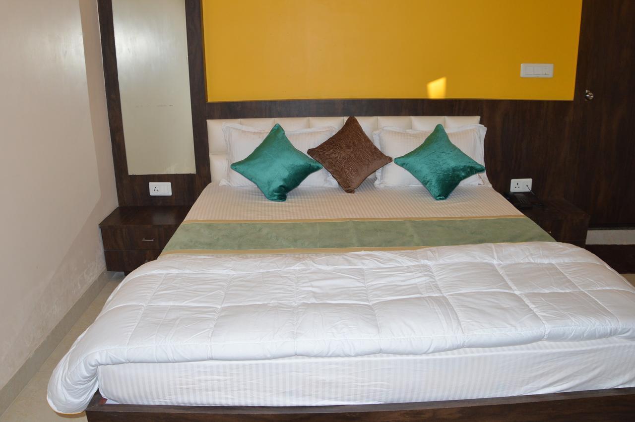 Hotel Ab Palace Jamshedpur Bagian luar foto